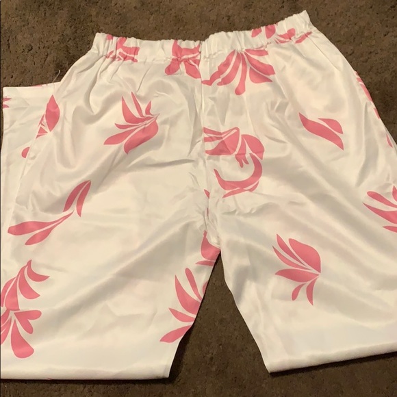 Clothes - Picture 5 of 5